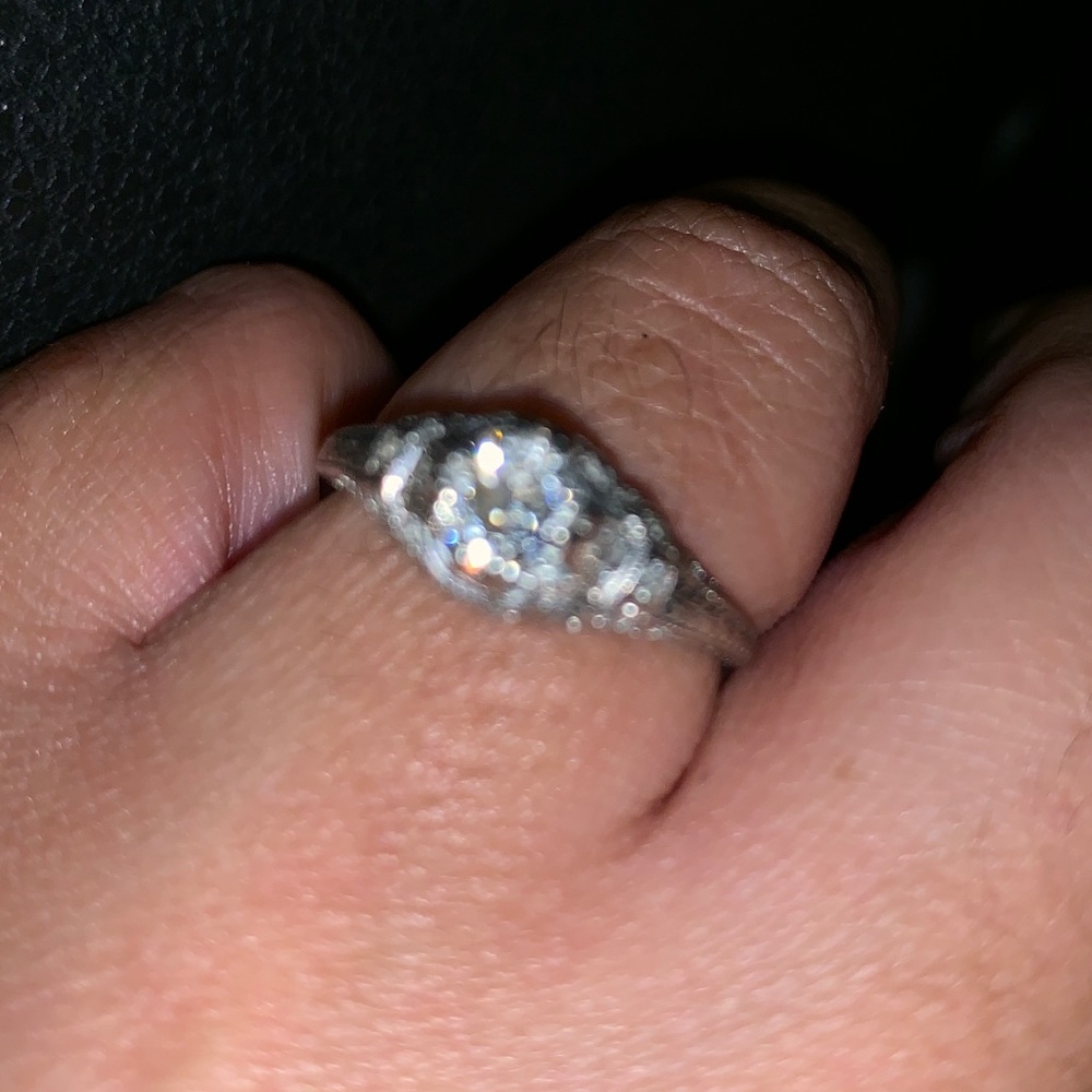 Vintage Diamond Platinum Engagement Ring - Picture 4 of 7